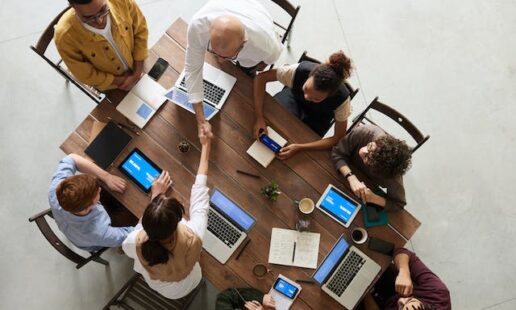 Why Does Instagram Keep Logging Me Out? (How to Fix it – Guide)